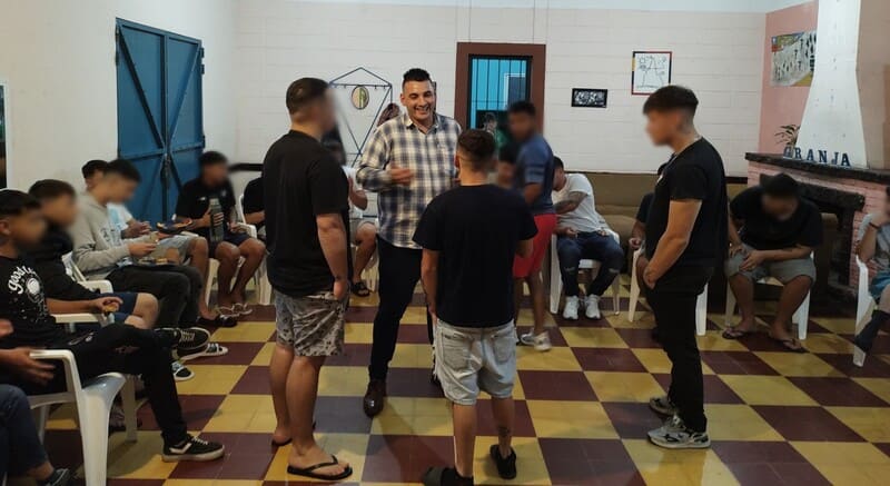 Giménez con jóvenes