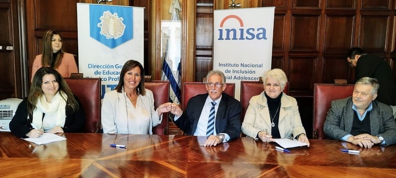 Ing. Agr. Juan Pereyra, Rosanna de Olivera Méndez, Rosario Pérez y Andrea Venosa